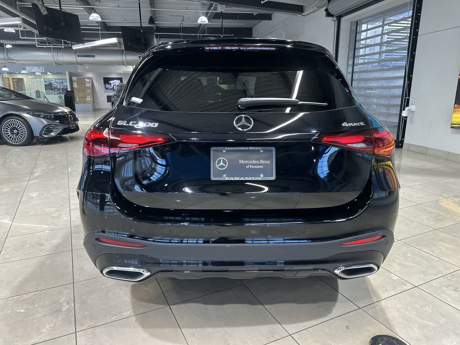 Thumbnail: 2025 Mercedes-Benz GLC - 17