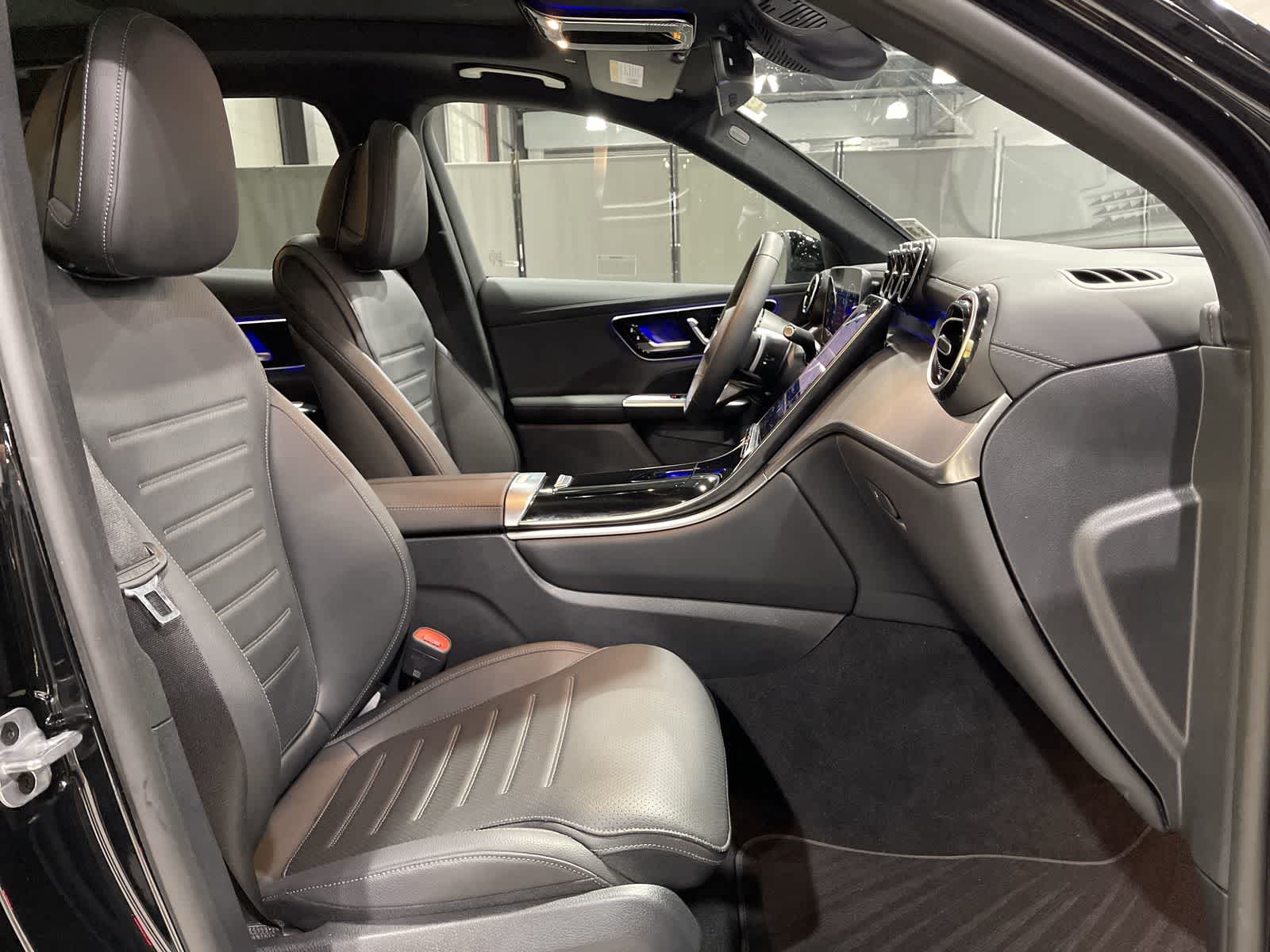 Thumbnail: 2025 Mercedes-Benz GLC - 26