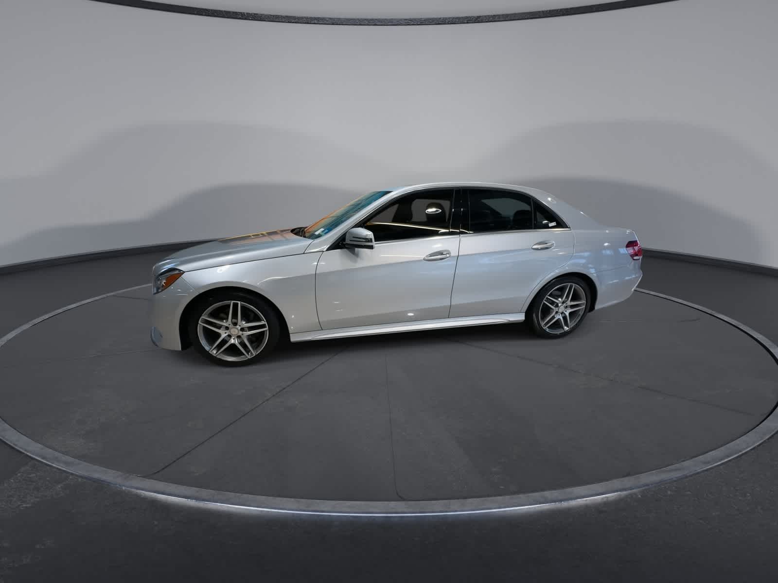 Thumbnail: 2016 Mercedes-Benz E-Class - 6