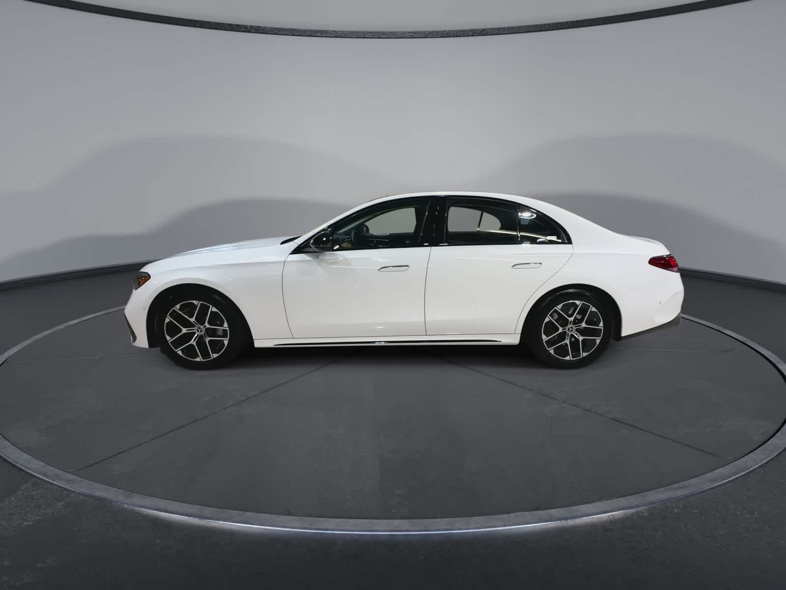 Thumbnail: 2025 Mercedes-Benz E-Class - 7