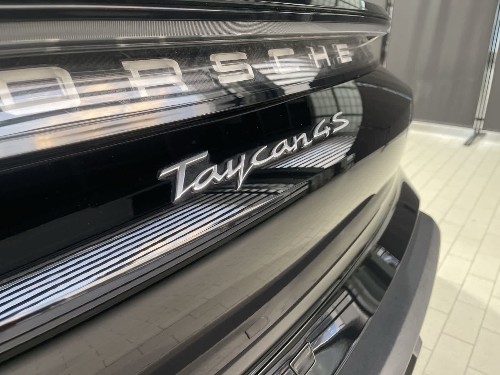 Thumbnail: 2021 Porsche Taycan - 19
