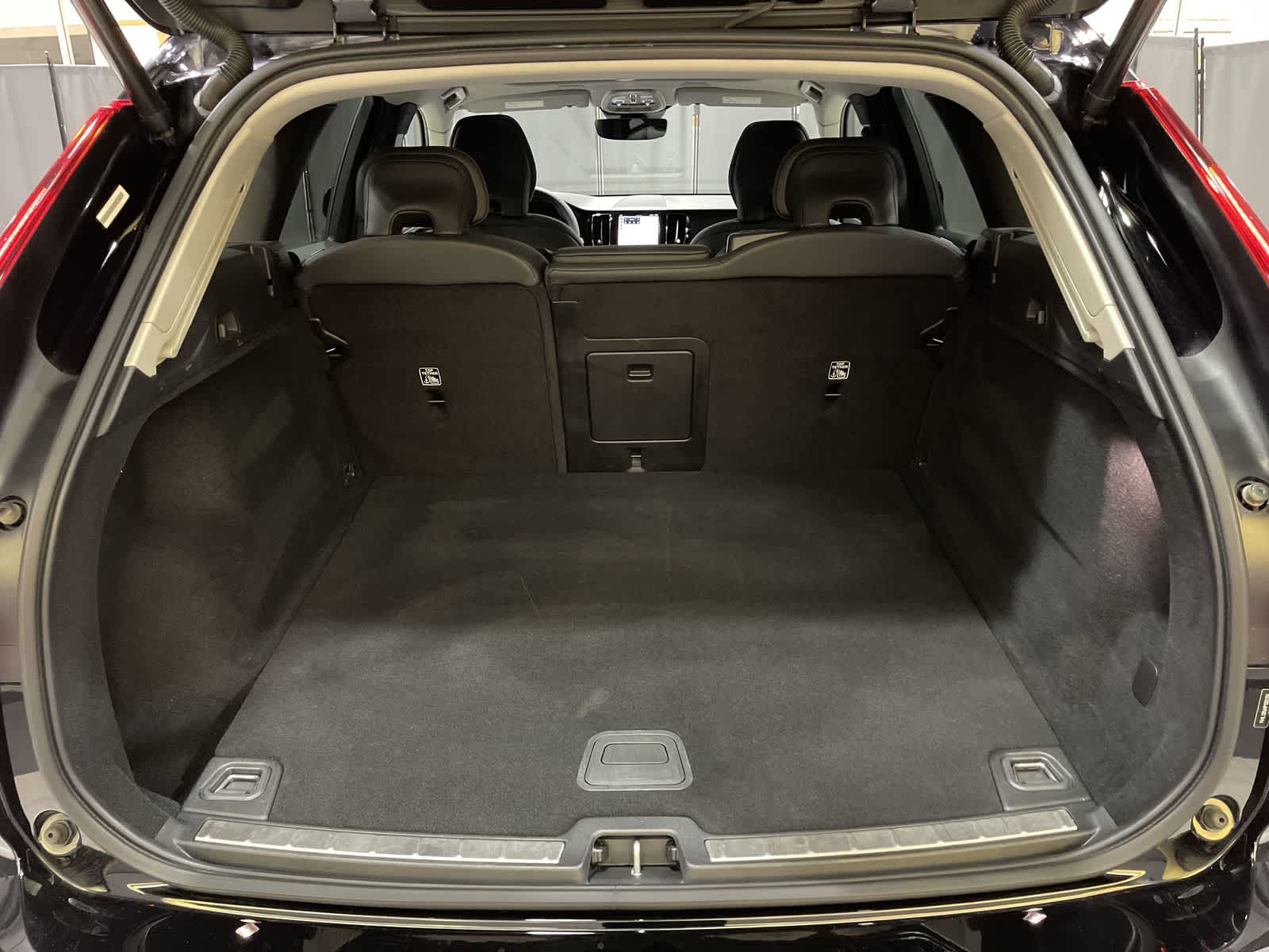 Thumbnail: 2023 Volvo XC60 - 31