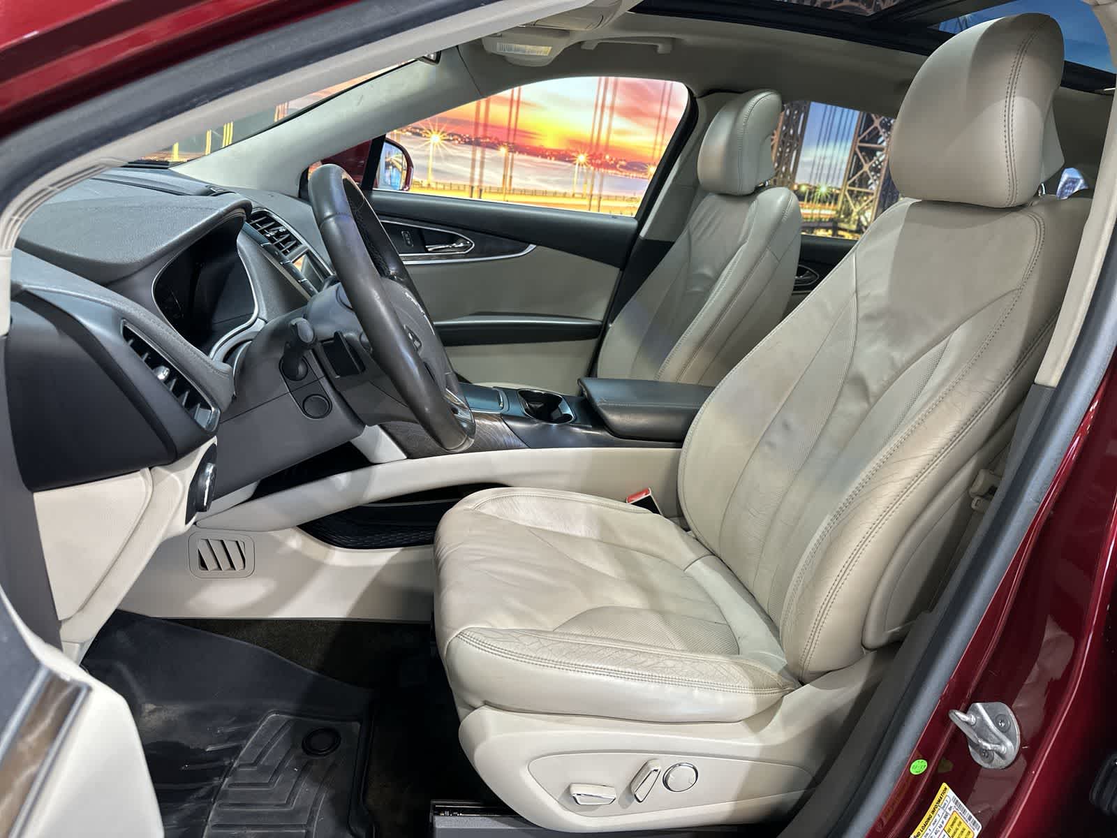 Thumbnail: 2016 Lincoln MKX - 23