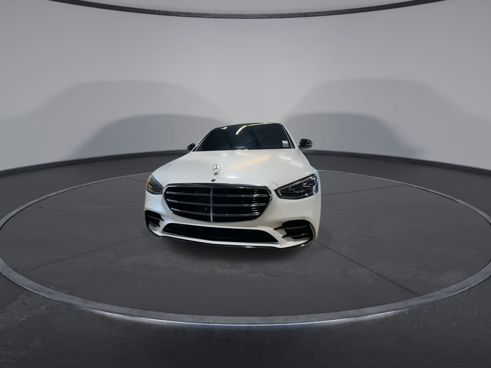 Thumbnail: 2023 Mercedes-Benz S-Class - 4