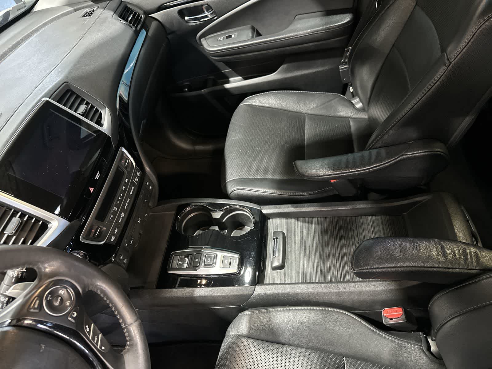 Thumbnail: 2017 Honda Pilot - 28