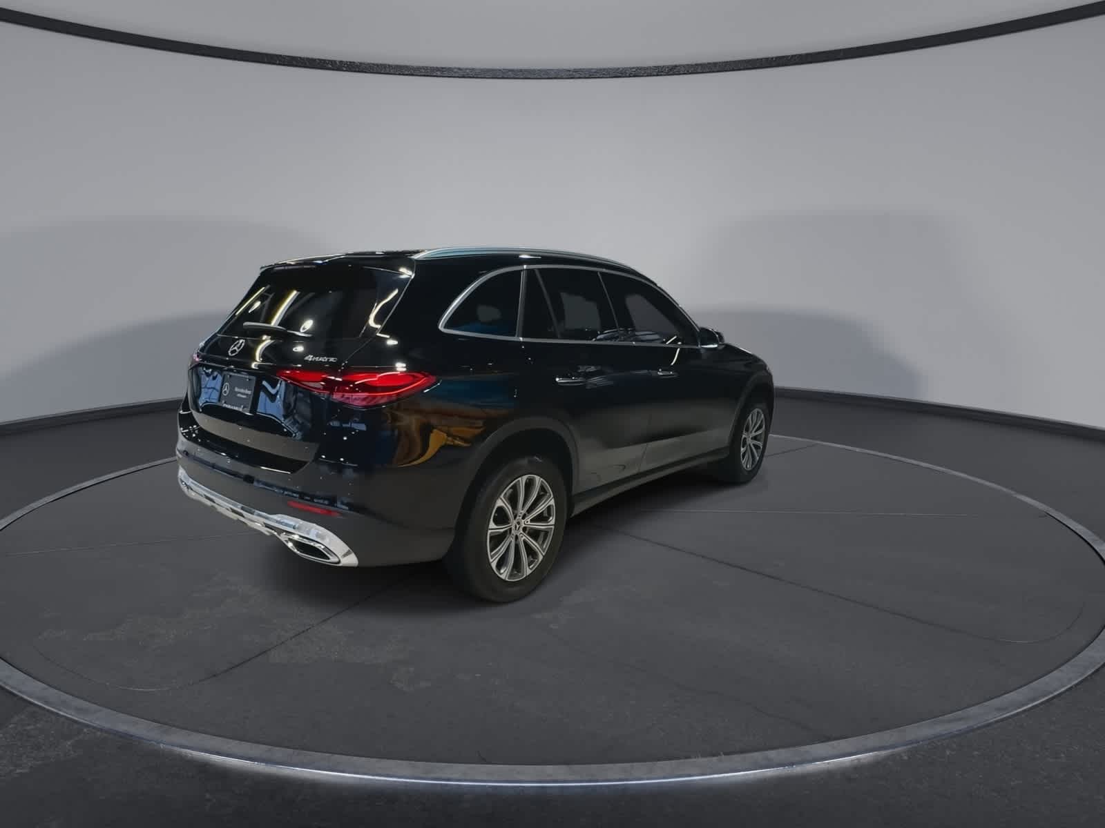 Thumbnail: 2023 Mercedes-Benz GLC - 11