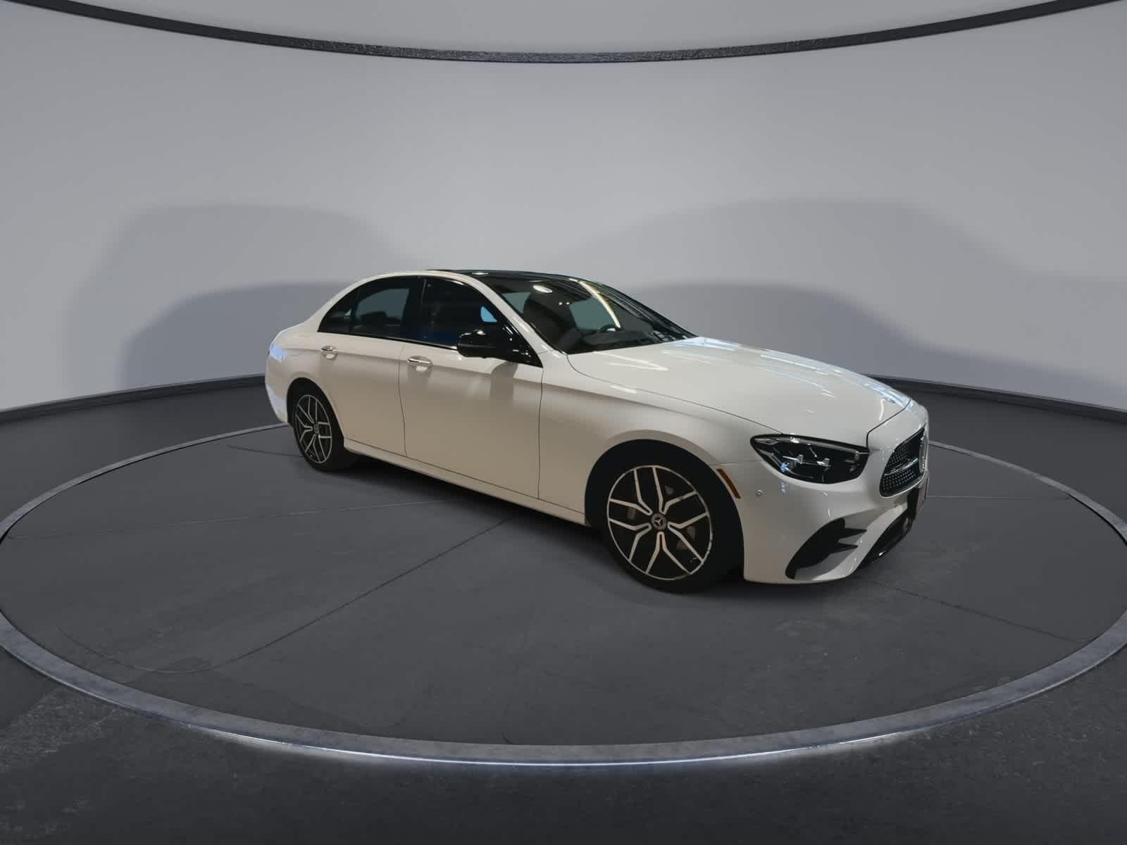 Thumbnail: 2023 Mercedes-Benz E-Class - 2