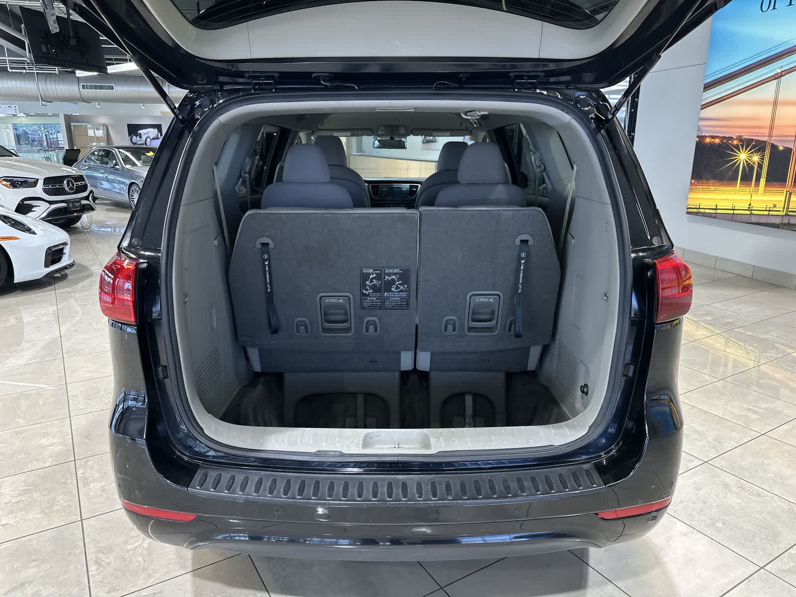 Thumbnail: 2015 Kia Sedona - 31