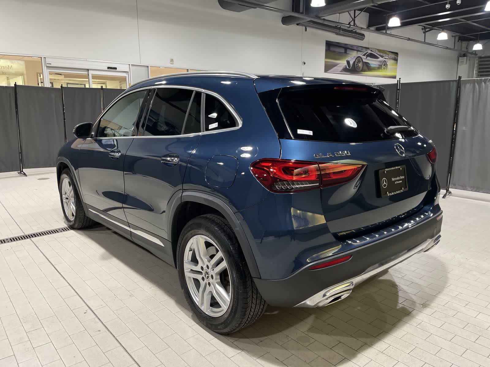 Thumbnail: 2023 Mercedes-Benz GLA - 16