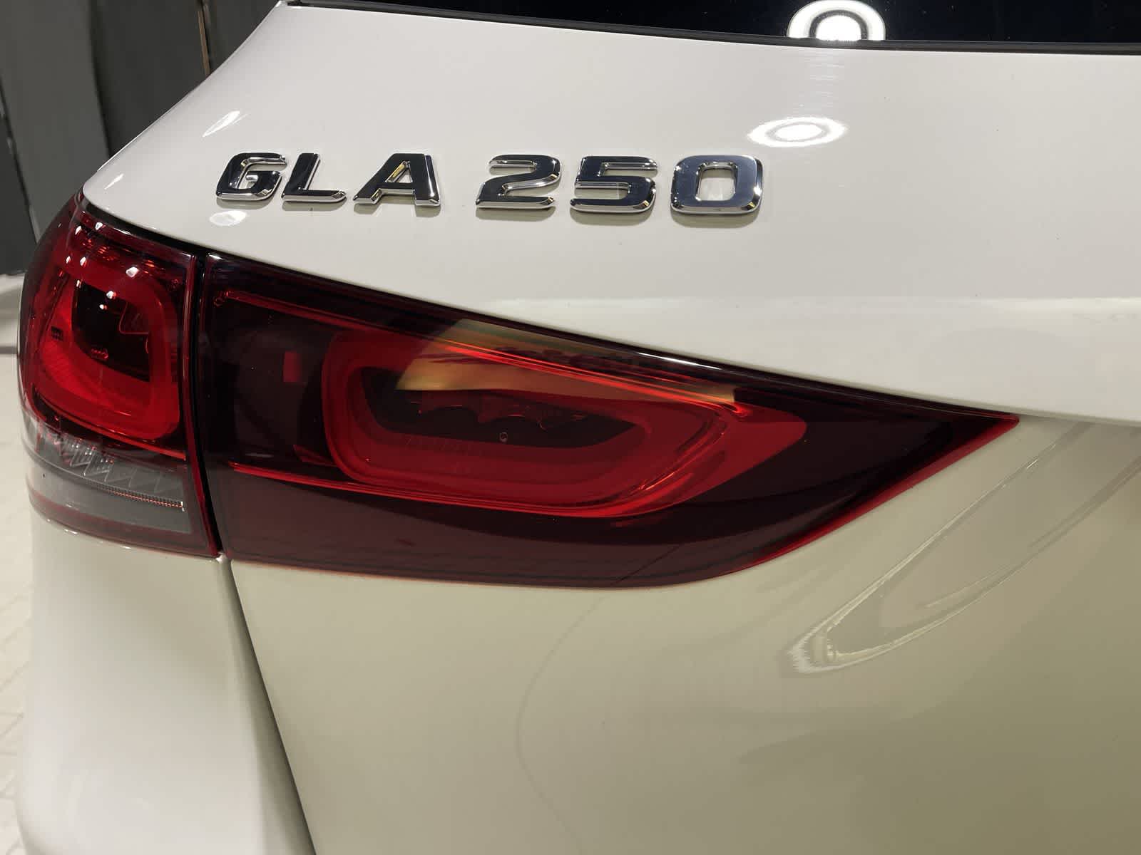 Thumbnail: 2023 Mercedes-Benz GLA - 19