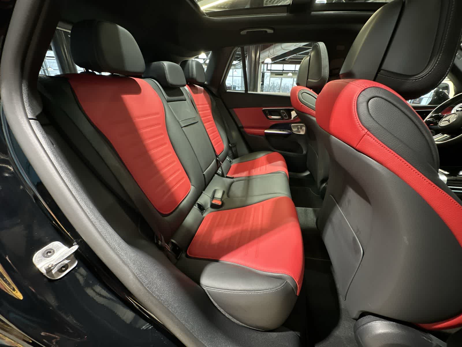 Thumbnail: 2025 Mercedes-Benz GLC - 25