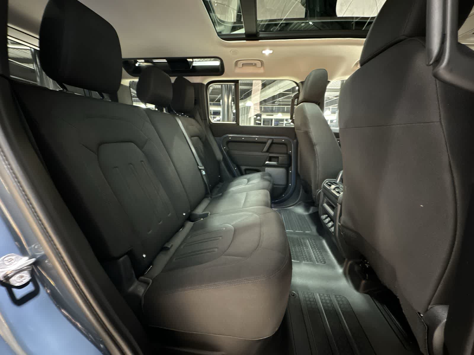 Thumbnail: 2020 Land Rover Defender - 25