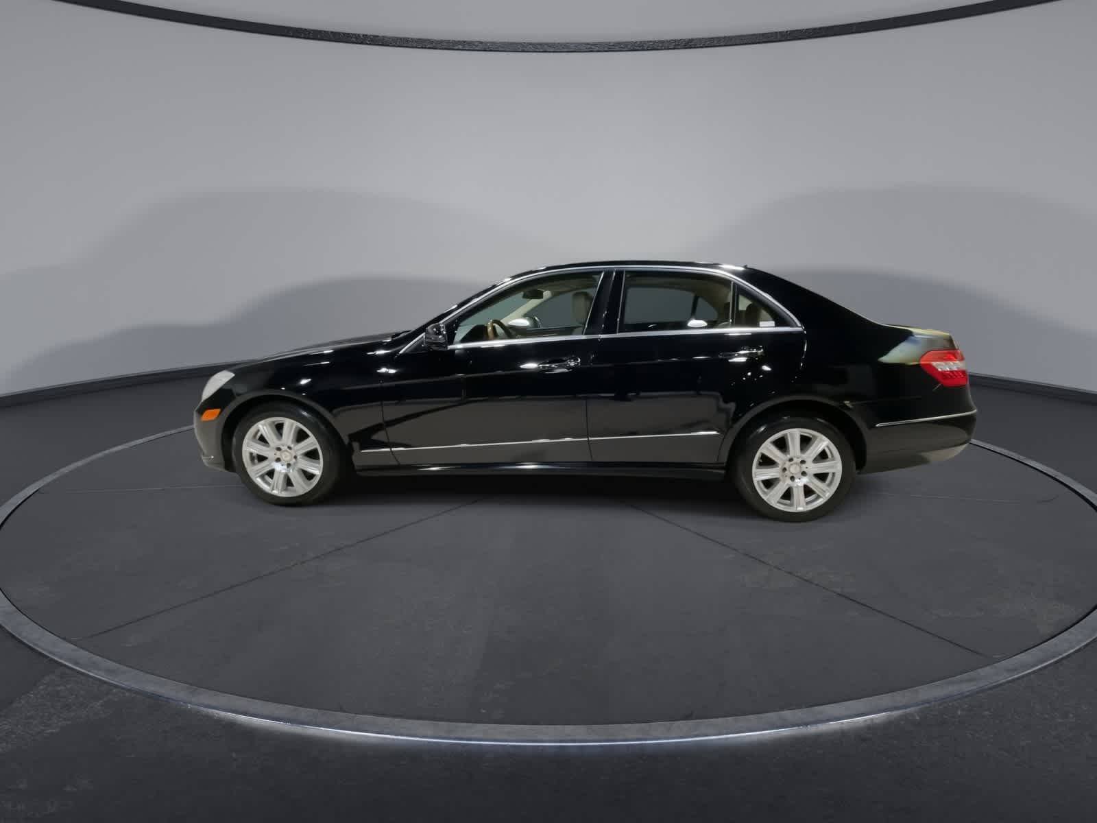 Thumbnail: 2013 Mercedes-Benz E-Class - 8
