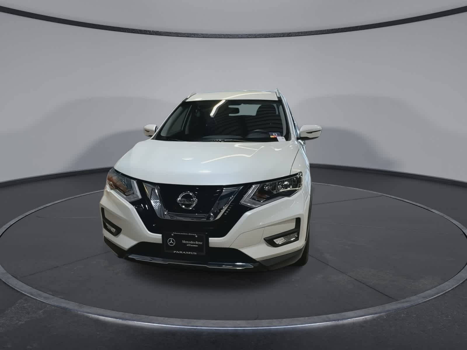 Thumbnail: 2017 Nissan Rogue - 4