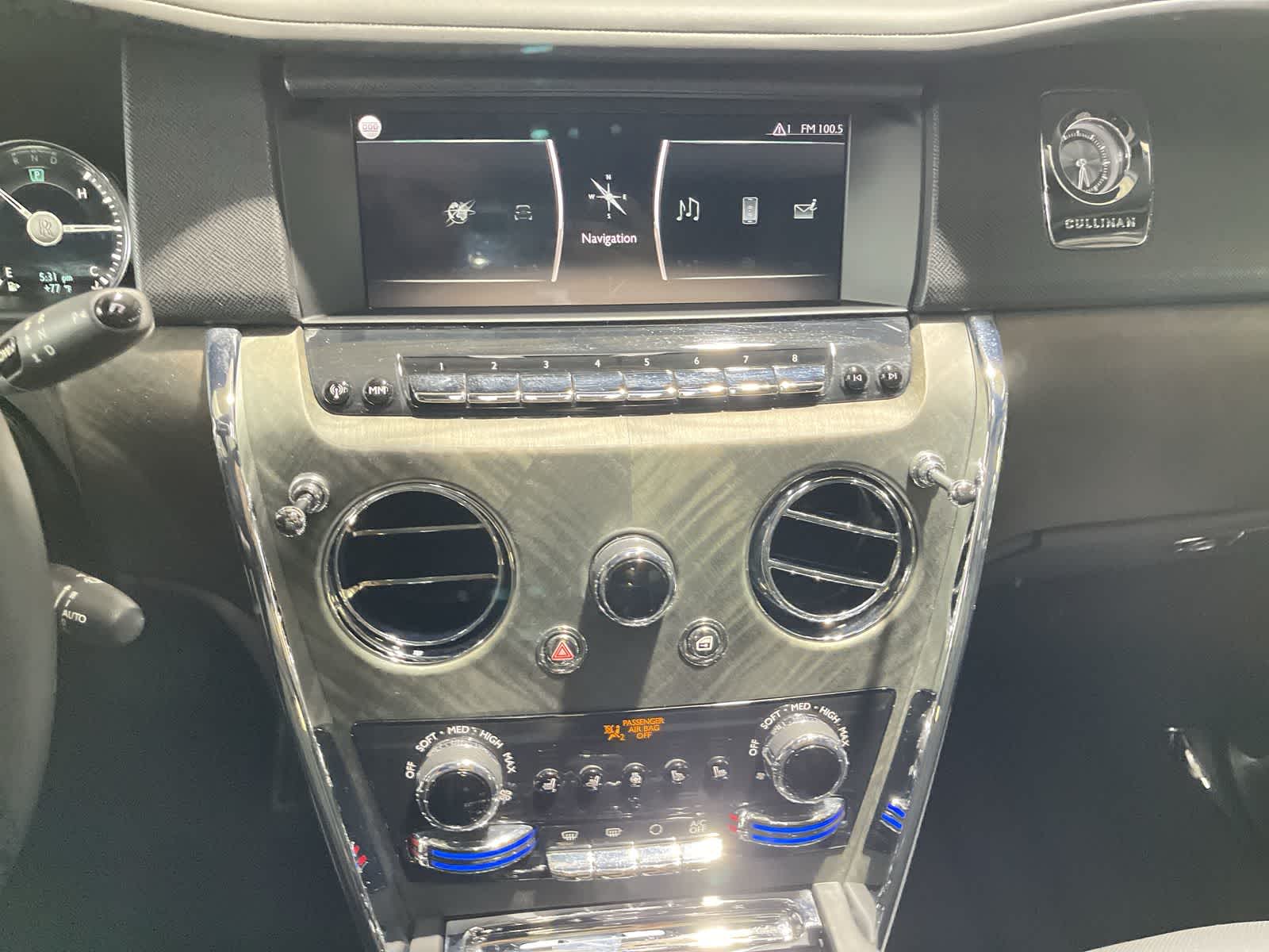 Thumbnail: 2019 Rolls-Royce Cullinan - 28