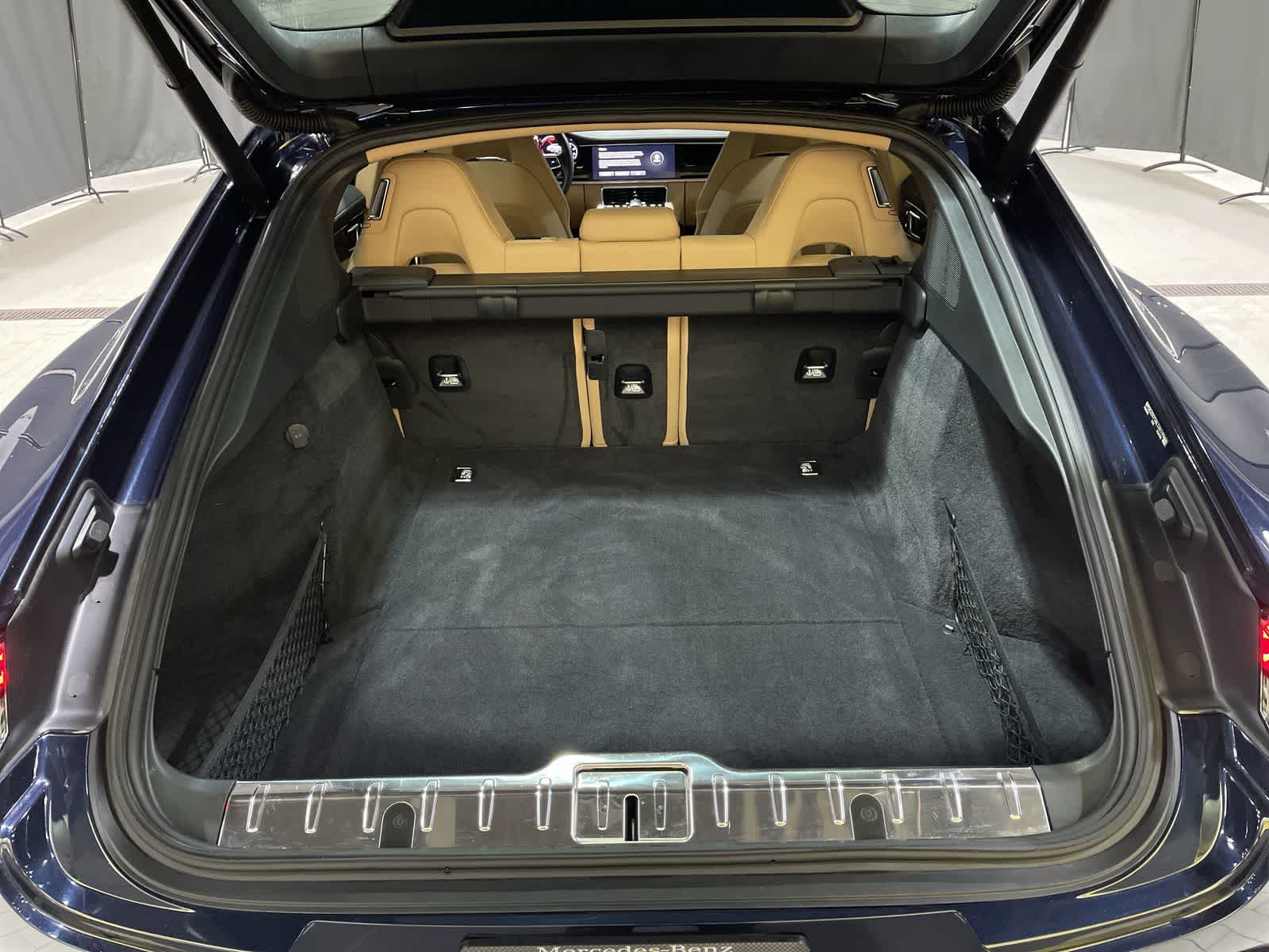 Thumbnail: 2022 Porsche Panamera - 31