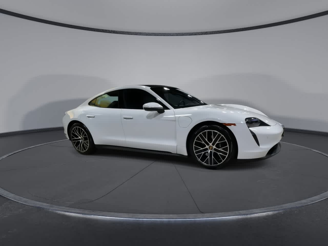 Thumbnail: 2022 Porsche Taycan - 2