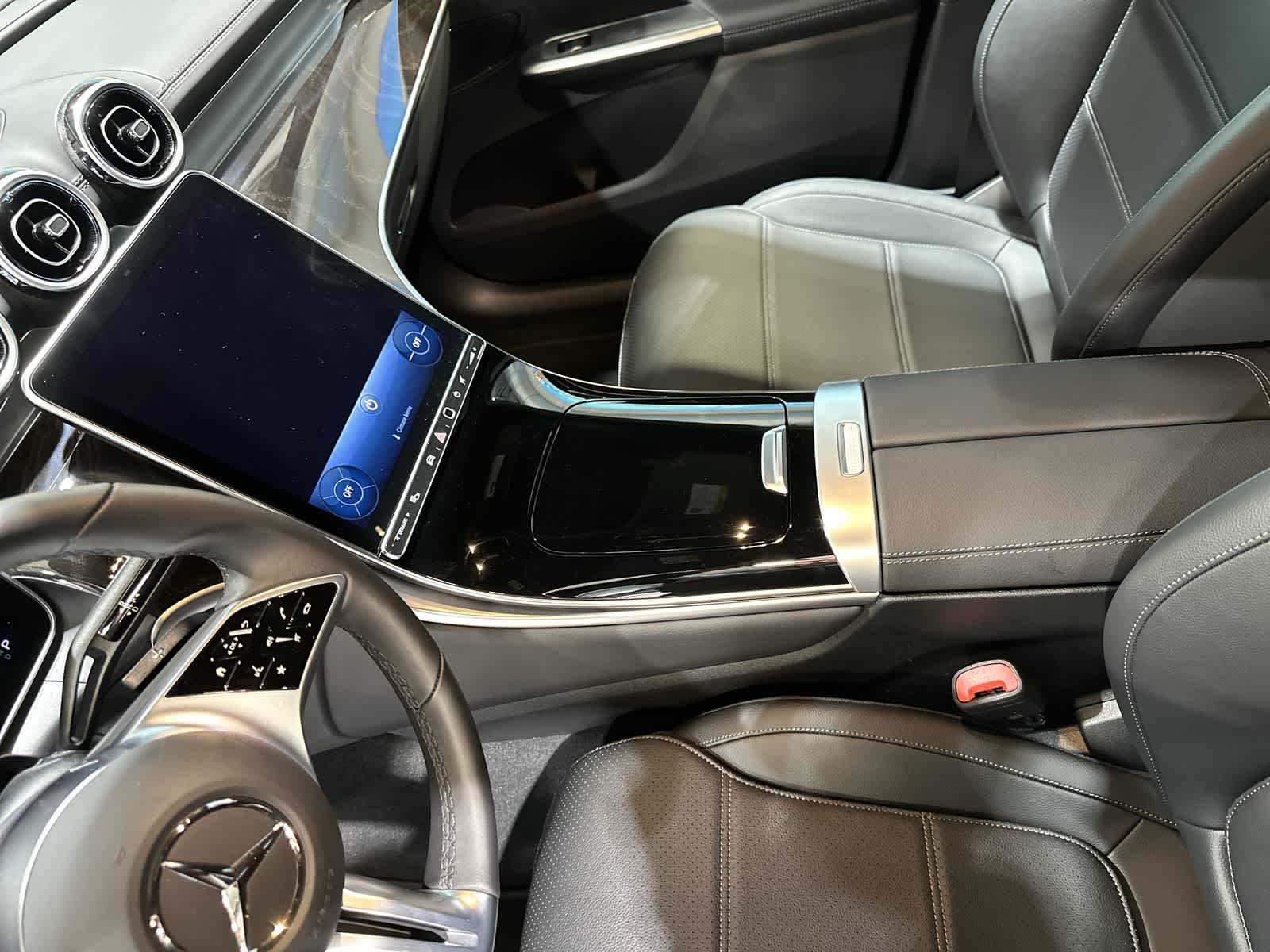 Thumbnail: 2024 Mercedes-Benz GLC - 28