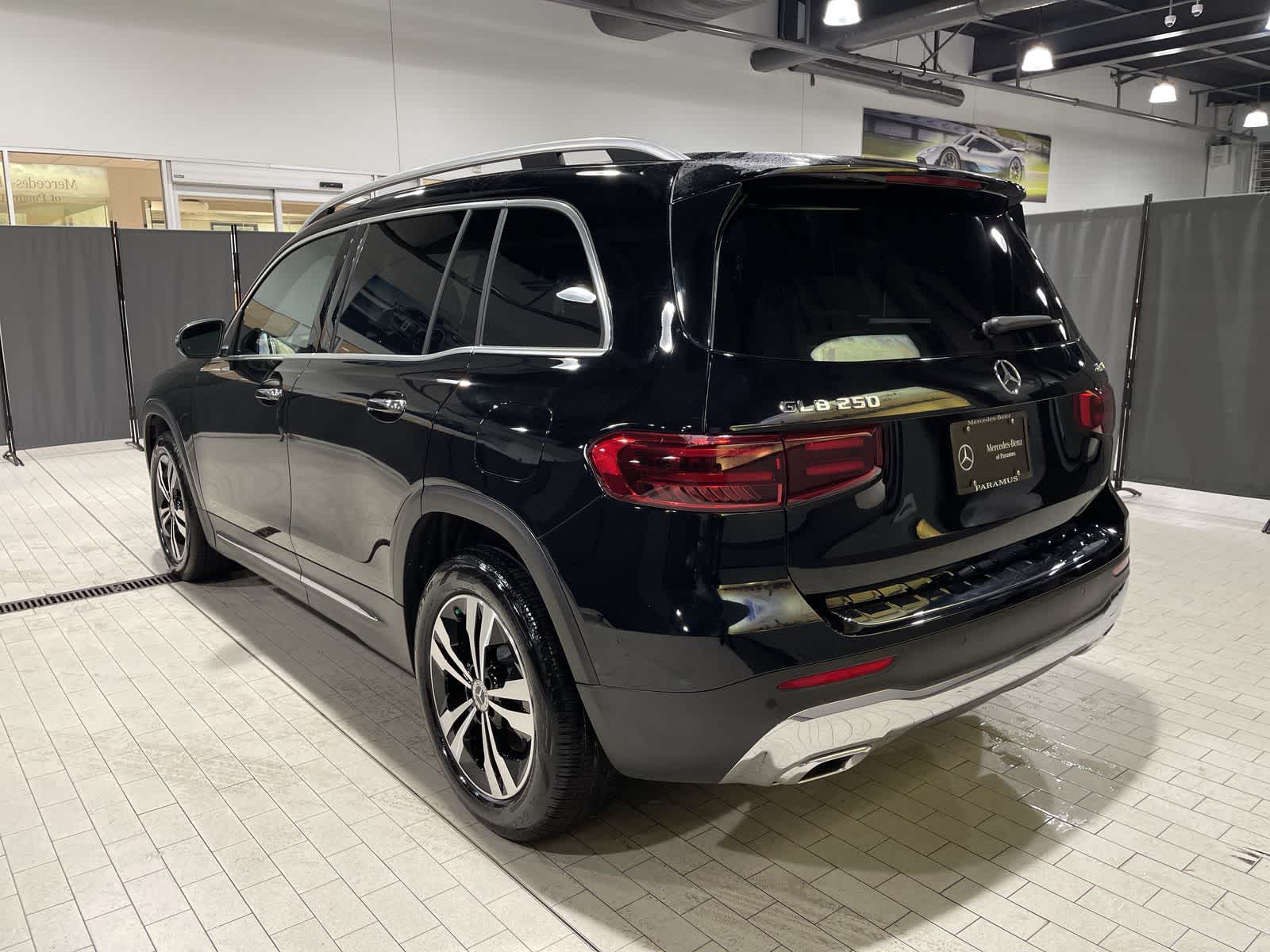 Thumbnail: 2025 Mercedes-Benz GLB - 16