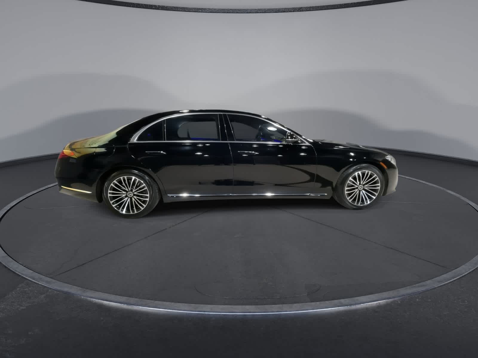 Thumbnail: 2023 Mercedes-Benz S-Class - 13