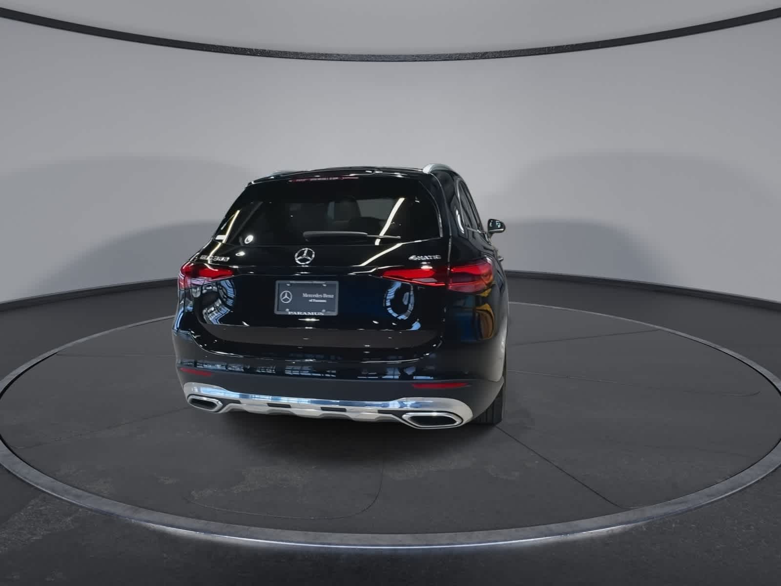 Thumbnail: 2023 Mercedes-Benz GLC - 10