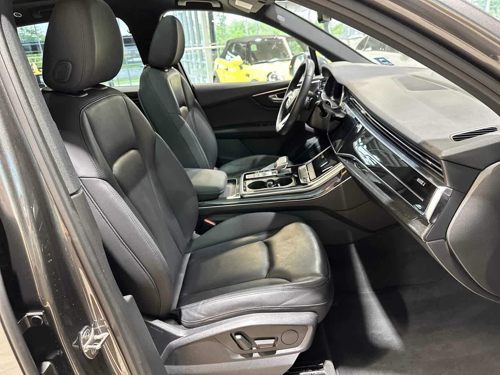 Thumbnail: 2020 Audi Q7 - 26