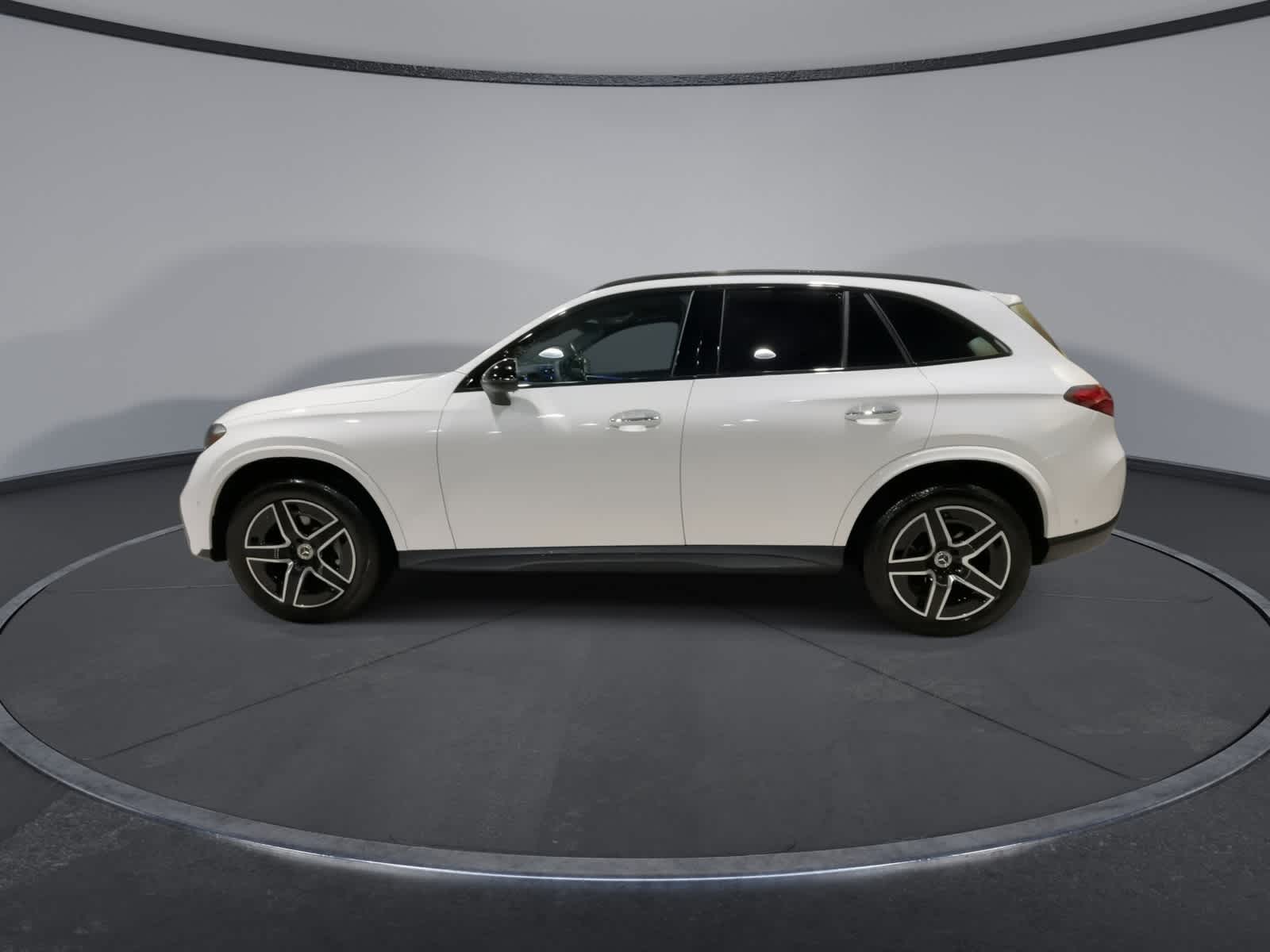 Thumbnail: 2025 Mercedes-Benz GLC - 7