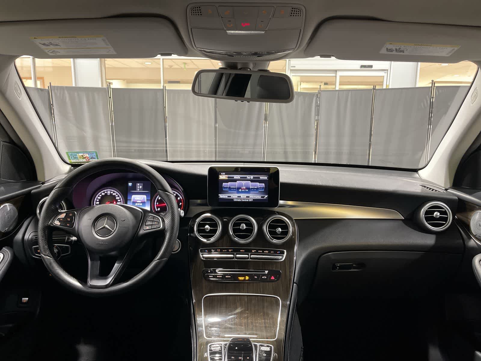 Thumbnail: 2016 Mercedes-Benz GLC - 22
