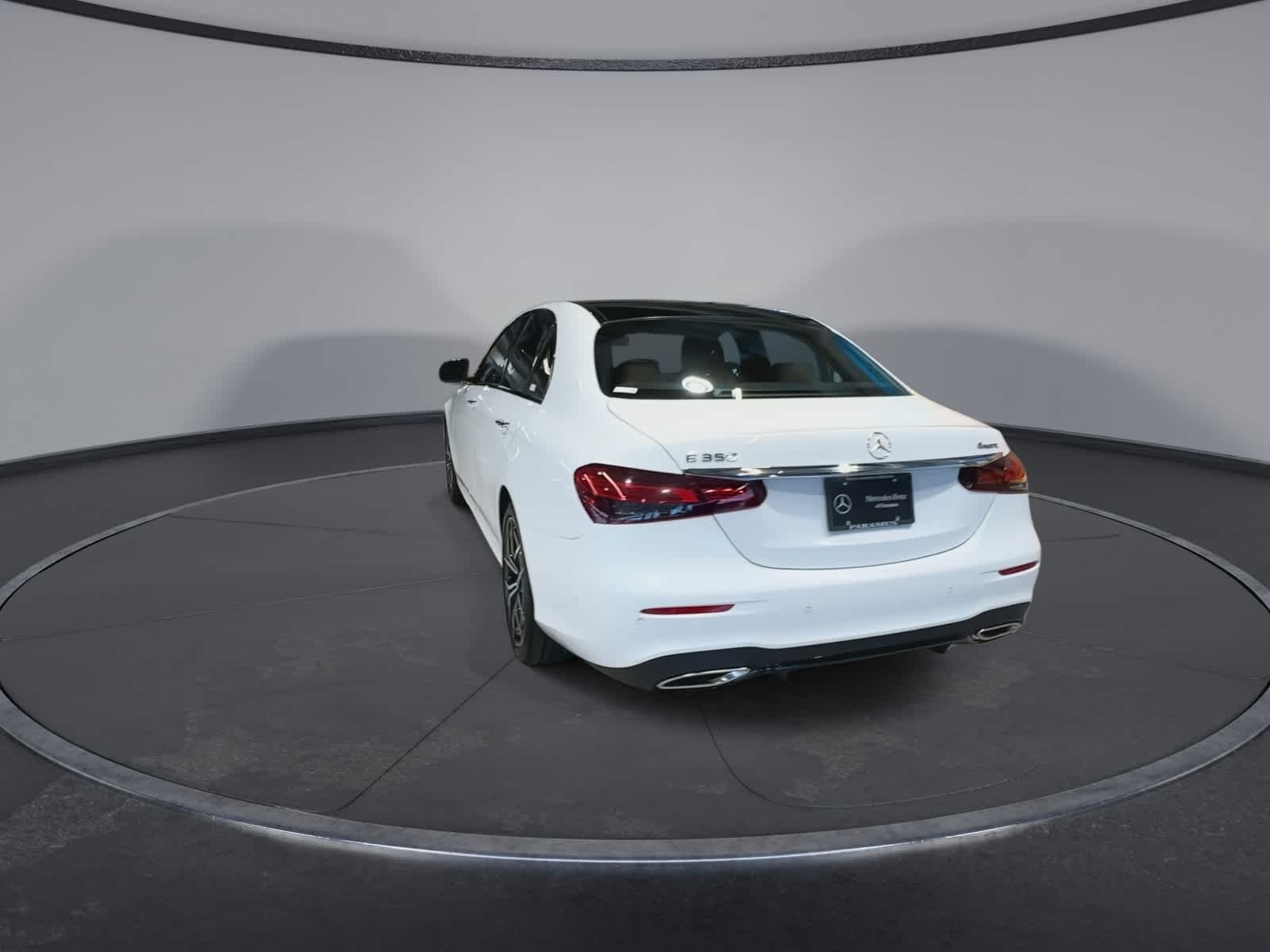 Thumbnail: 2023 Mercedes-Benz E-Class - 9