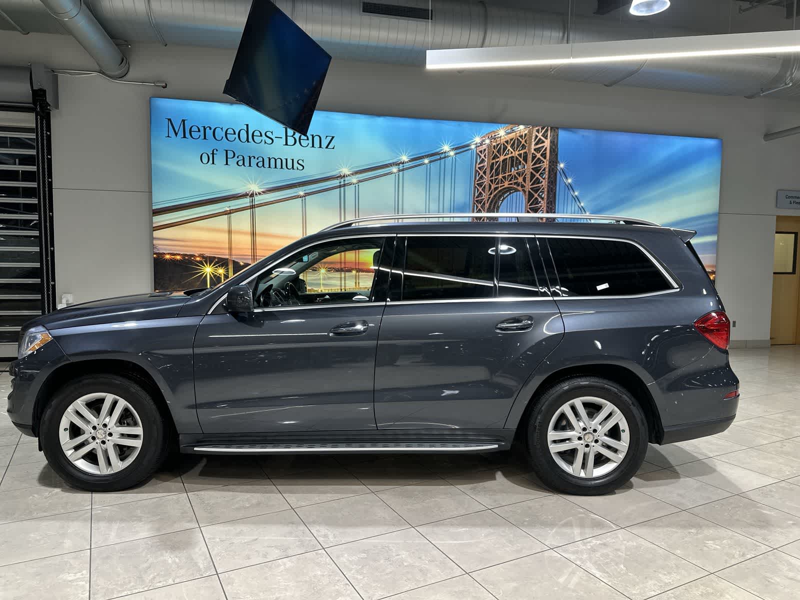 Thumbnail: 2016 Mercedes-Benz GL-Class - 15