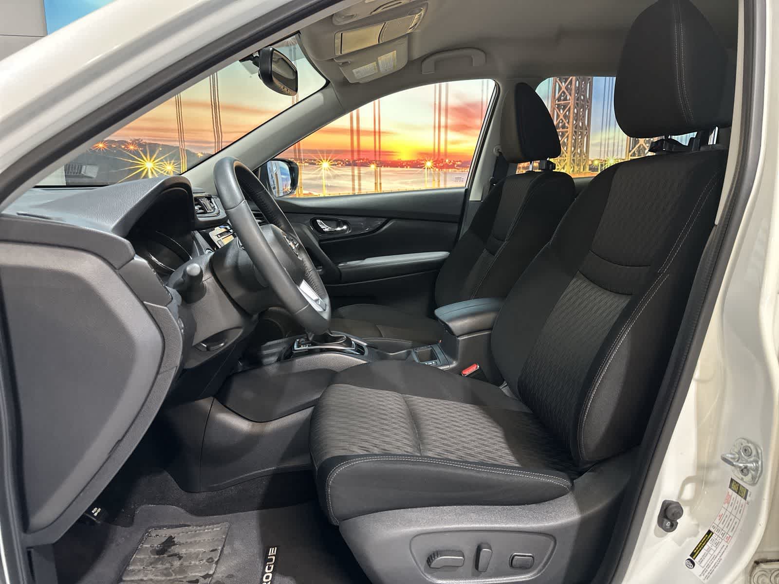 Thumbnail: 2017 Nissan Rogue - 14