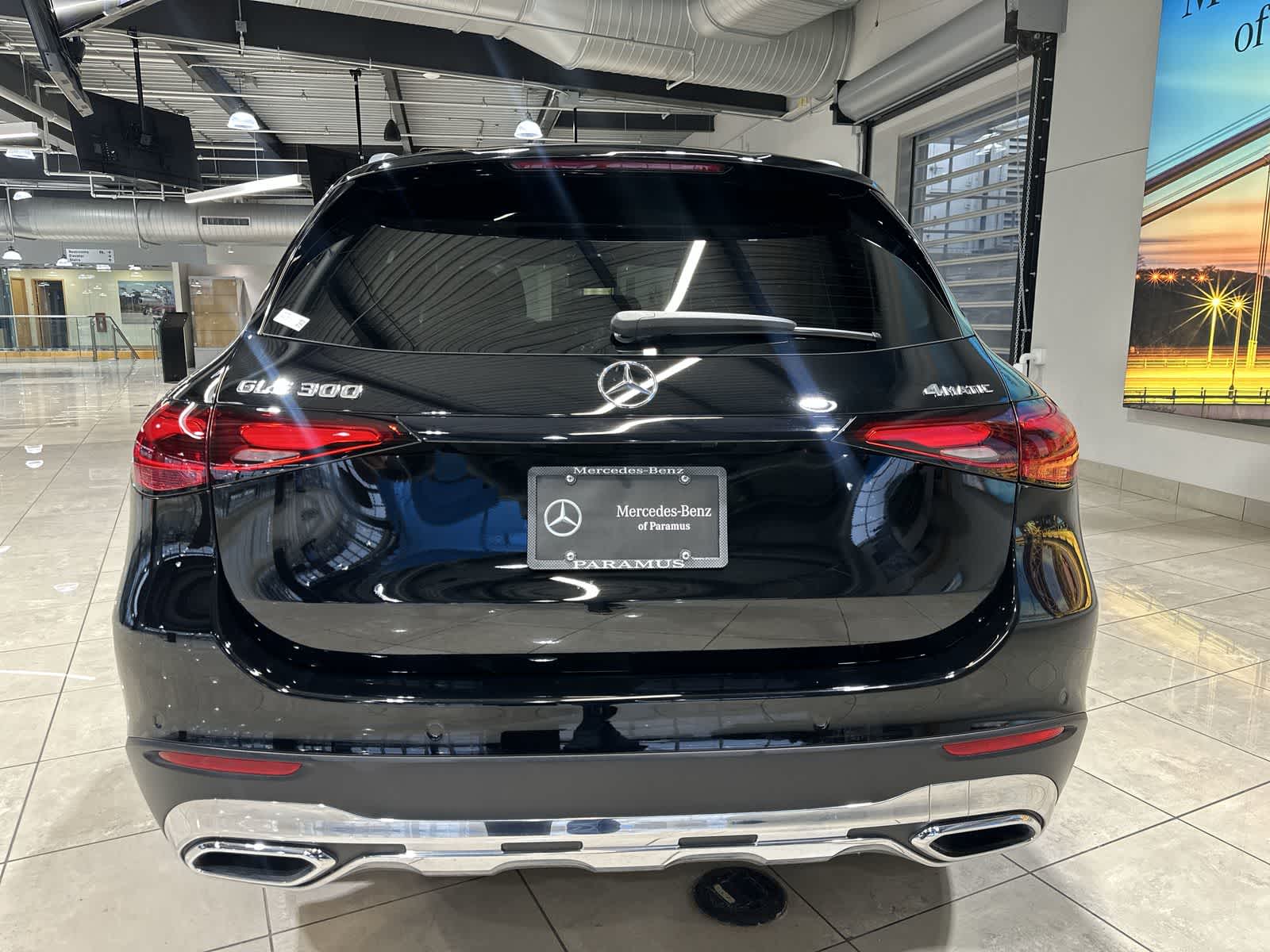 Thumbnail: 2025 Mercedes-Benz GLC - 17