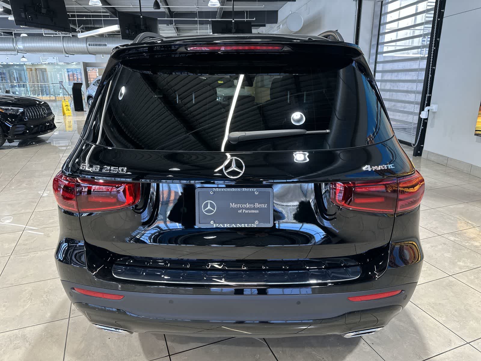 Thumbnail: 2025 Mercedes-Benz GLB - 5