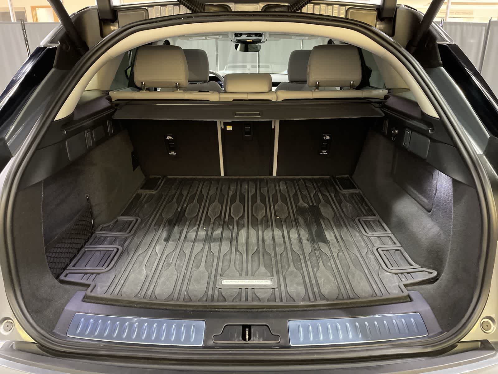 Thumbnail: 2025 Land Rover Range Rover Velar - 31