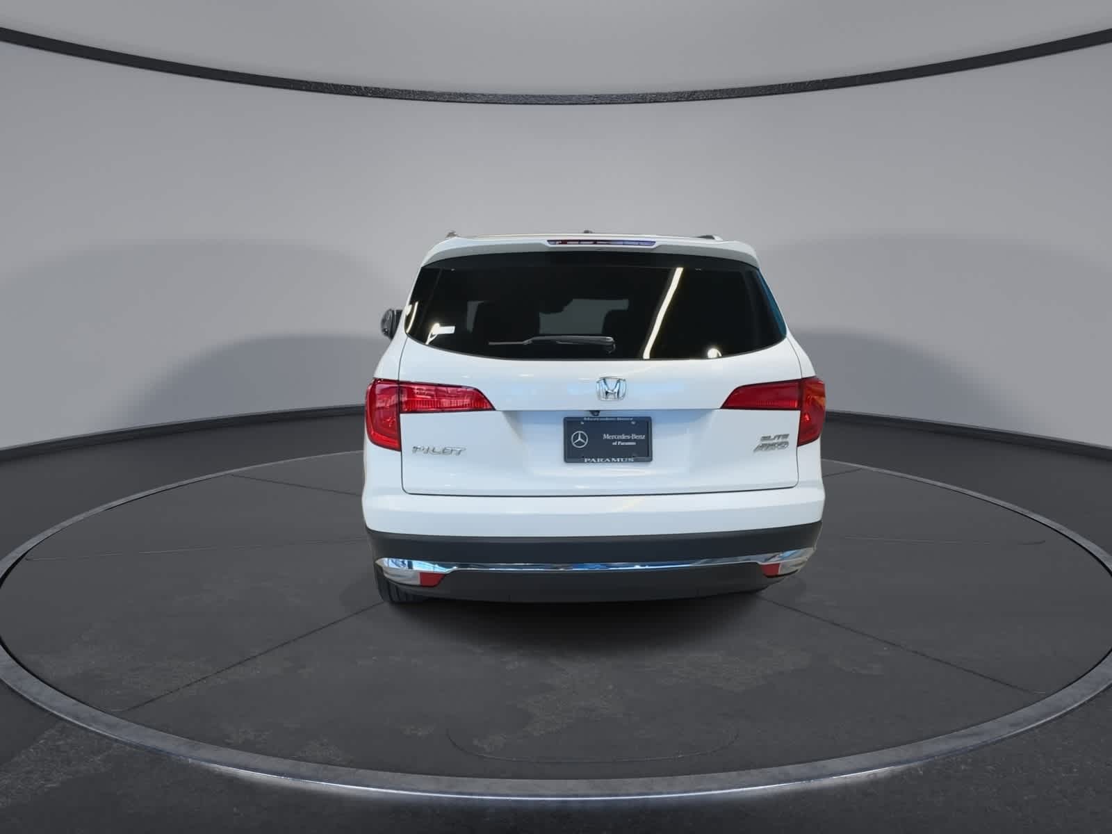 Thumbnail: 2017 Honda Pilot - 10