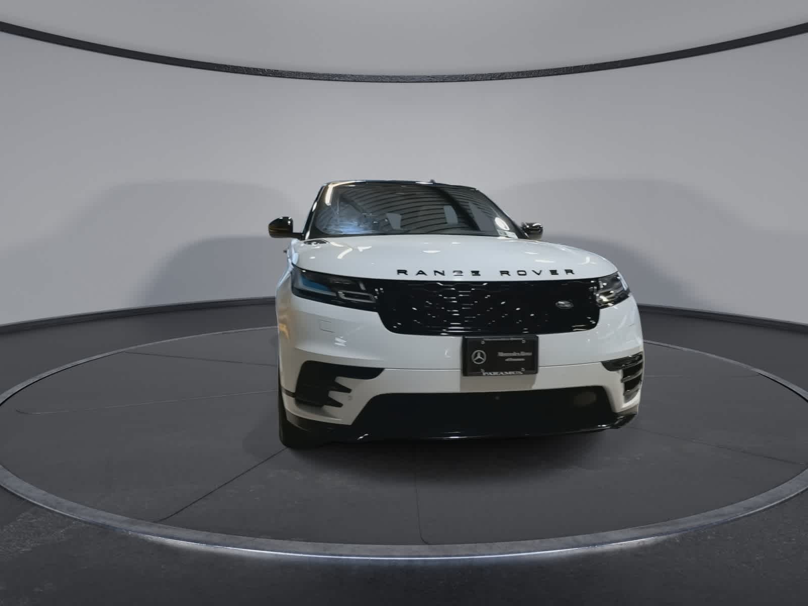 Thumbnail: 2021 Land Rover Range Rover Velar - 3