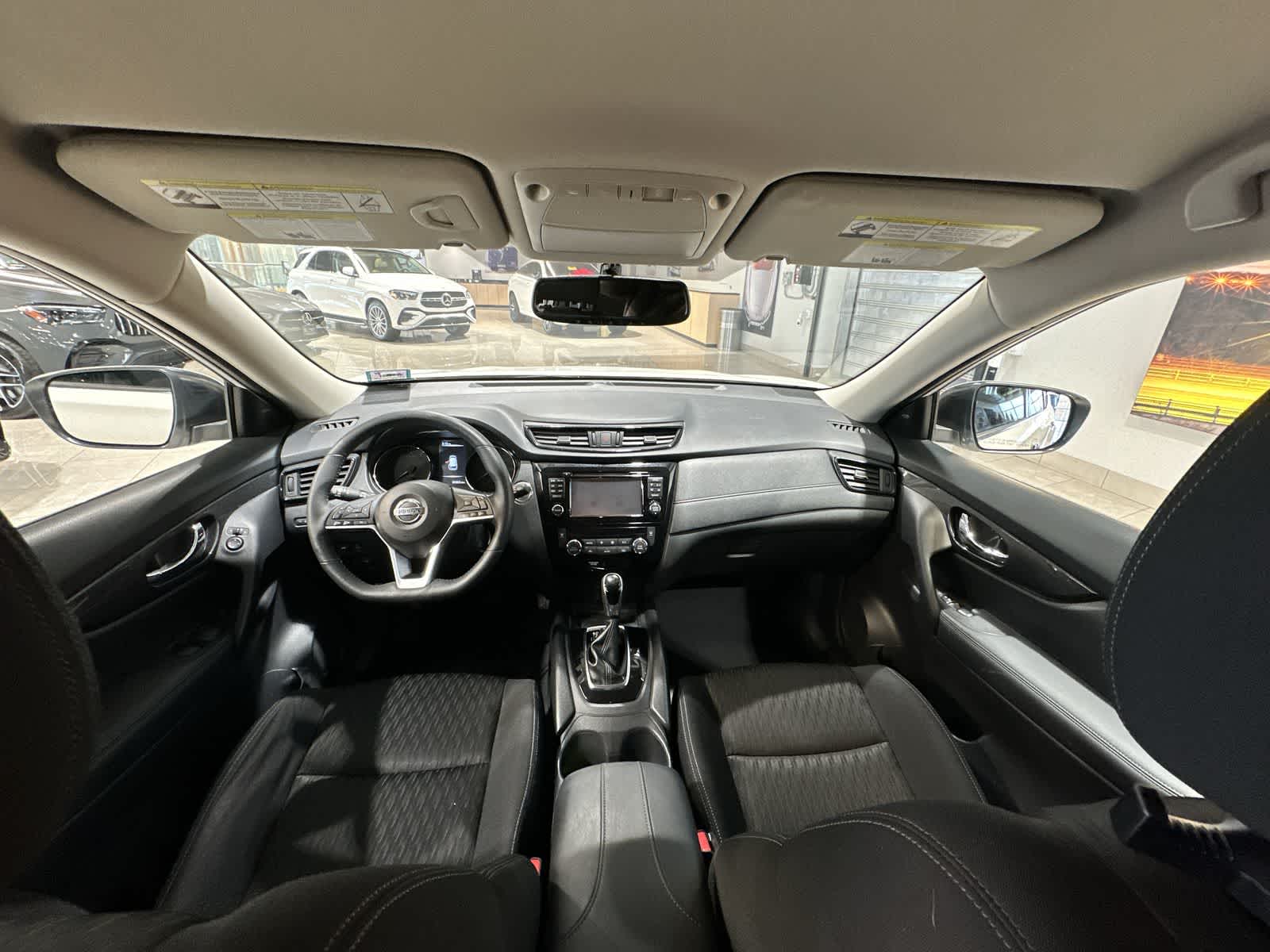 Thumbnail: 2017 Nissan Rogue - 22