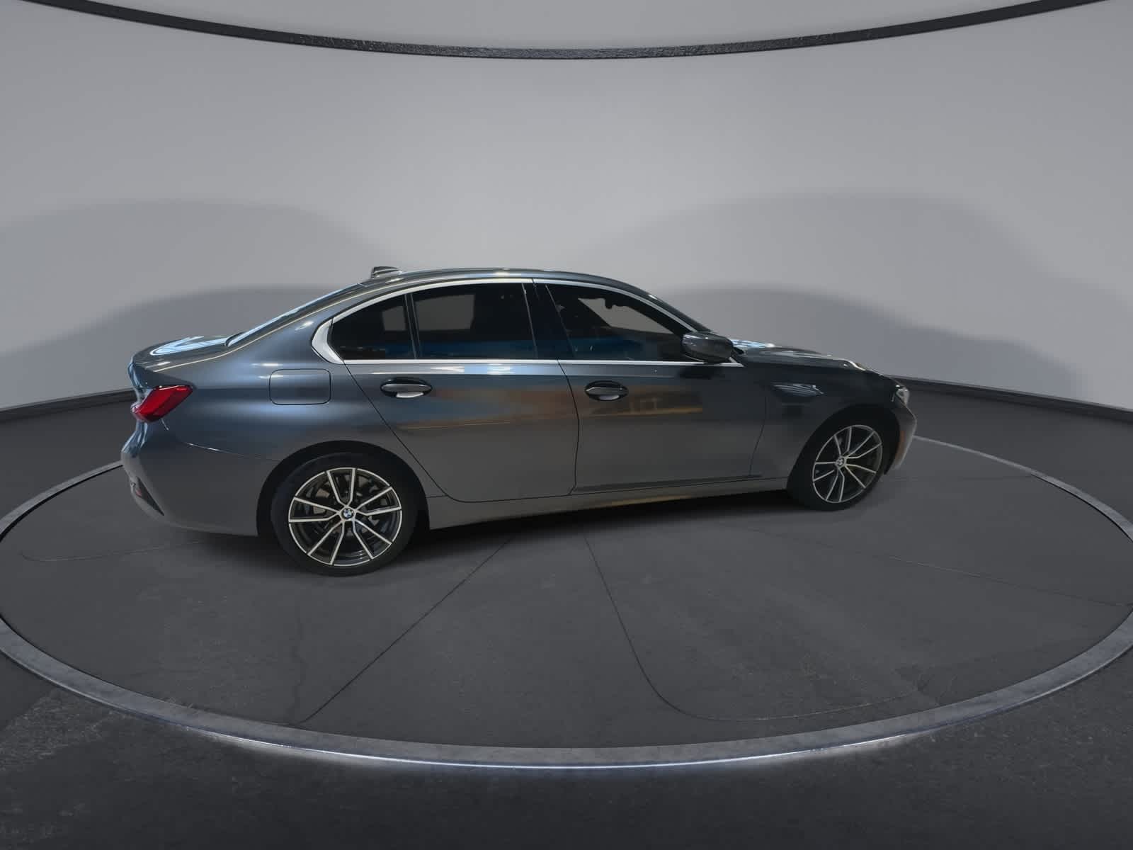 Thumbnail: 2019 BMW 3 Series - 12
