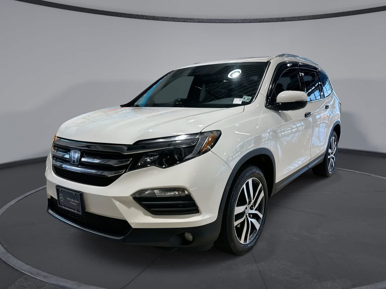 Thumbnail: 2017 Honda Pilot - 1