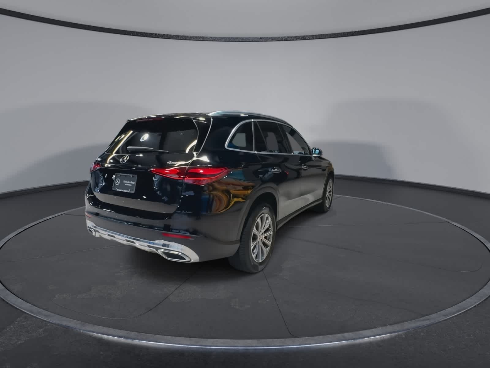 Thumbnail: 2025 Mercedes-Benz GLC - 11