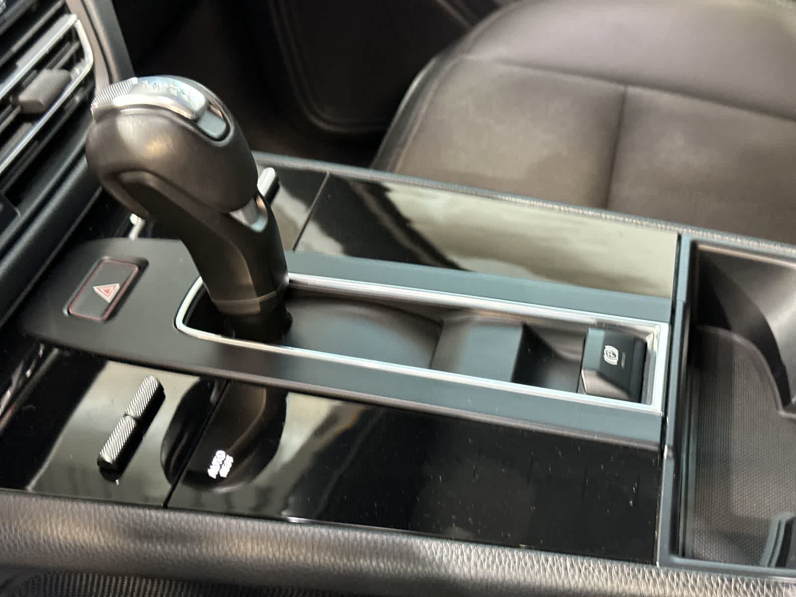 Thumbnail: 2023 Porsche Macan - 29