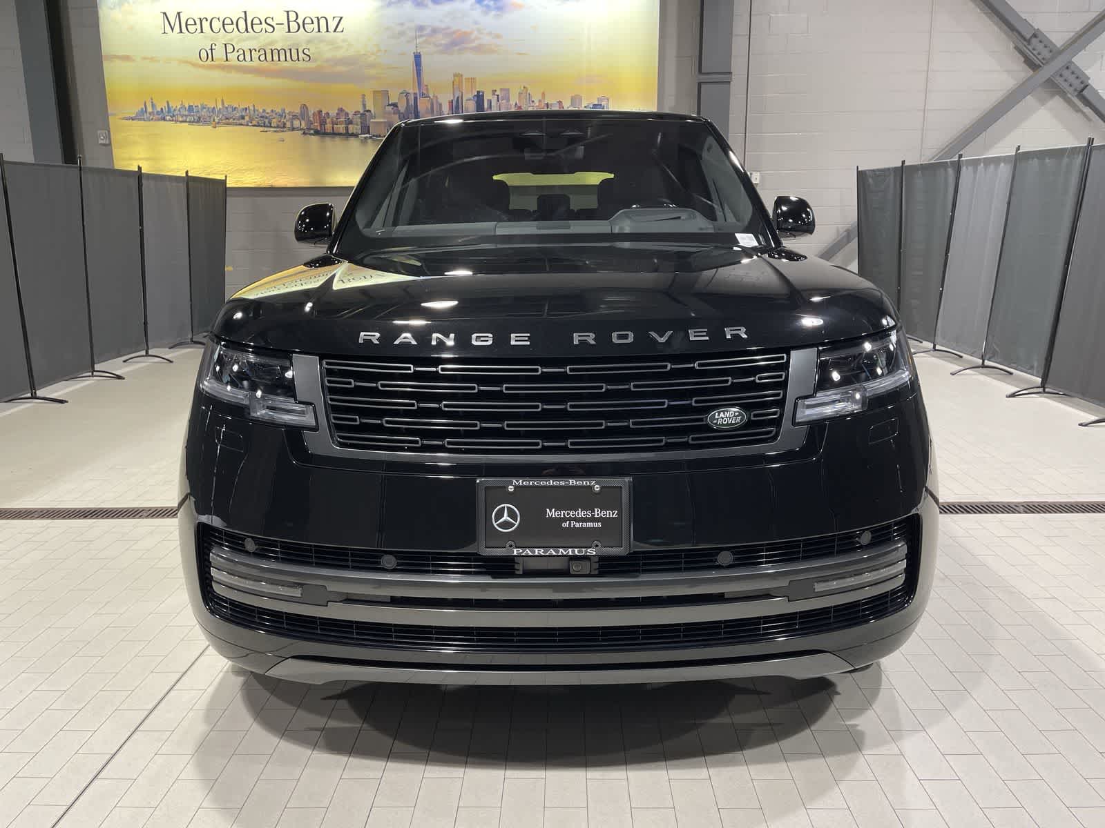 Thumbnail: 2023 Land Rover Range Rover - 18