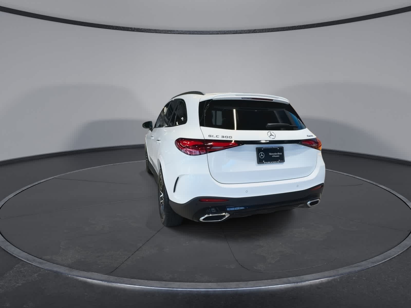 Thumbnail: 2025 Mercedes-Benz GLC - 9