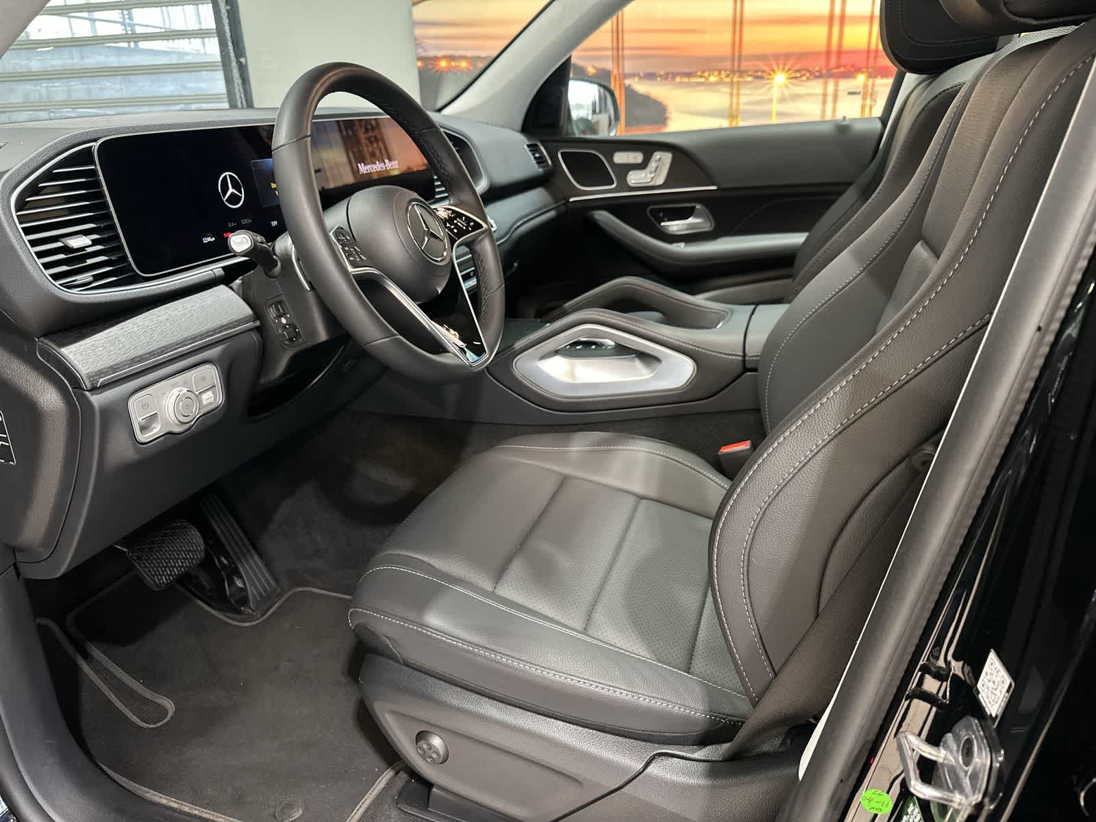 Thumbnail: 2026 Mercedes-Benz GLE - 14