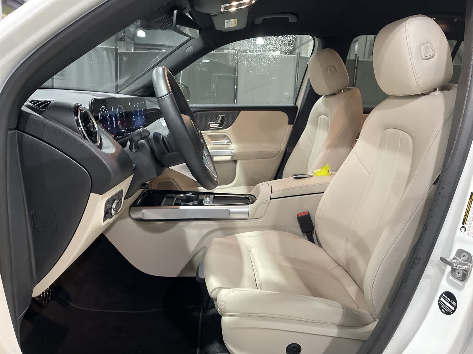 Thumbnail: 2025 Mercedes-Benz GLB - 23