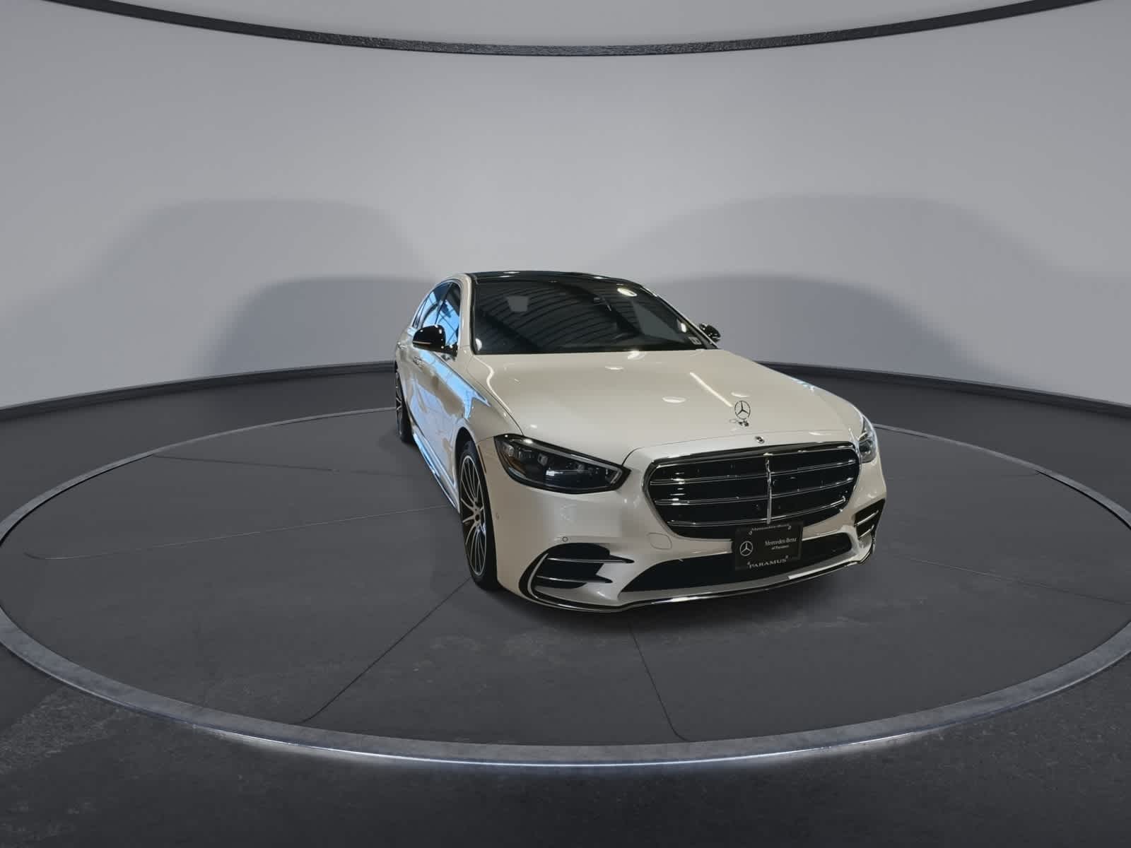 Thumbnail: 2023 Mercedes-Benz S-Class - 3