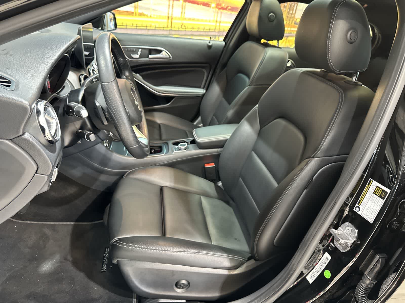 Thumbnail: 2020 Mercedes-Benz GLA - 23