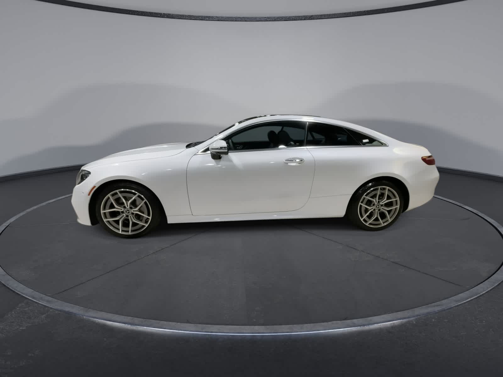 Thumbnail: 2023 Mercedes-Benz E-Class - 6