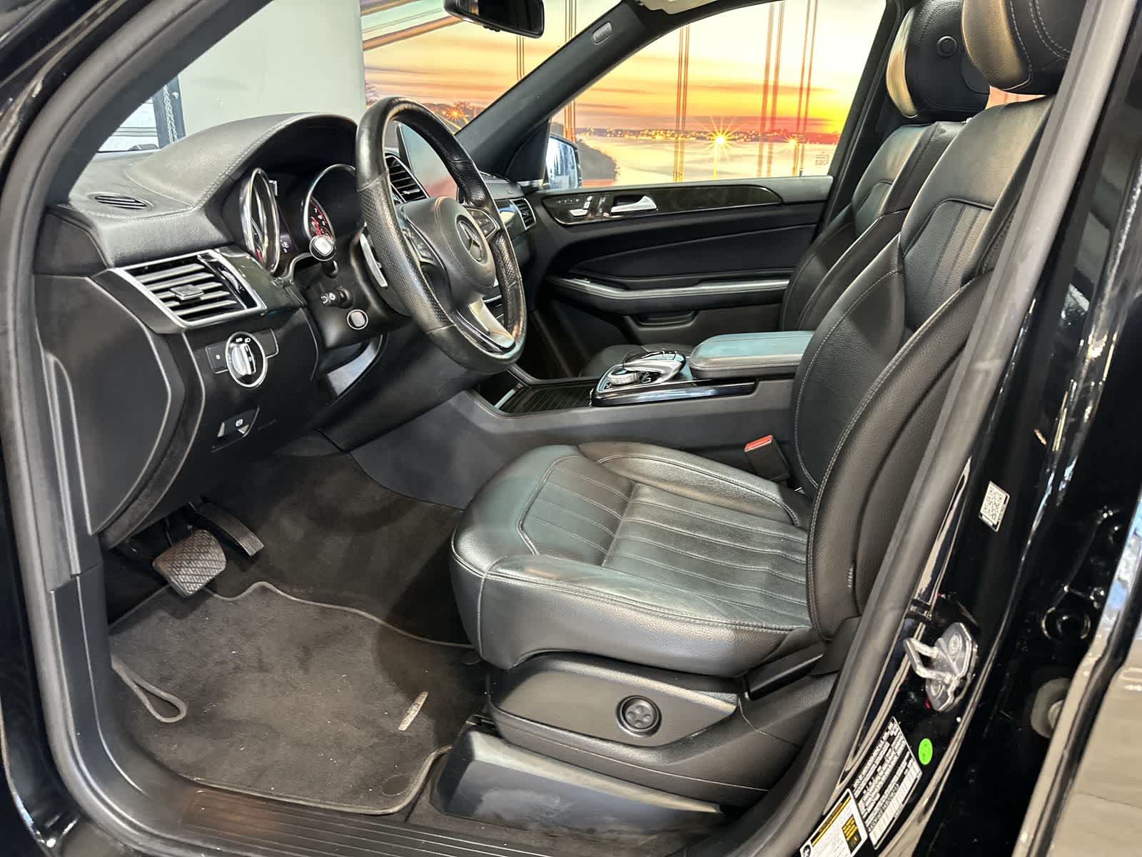 Thumbnail: 2019 Mercedes-Benz GLS - 14