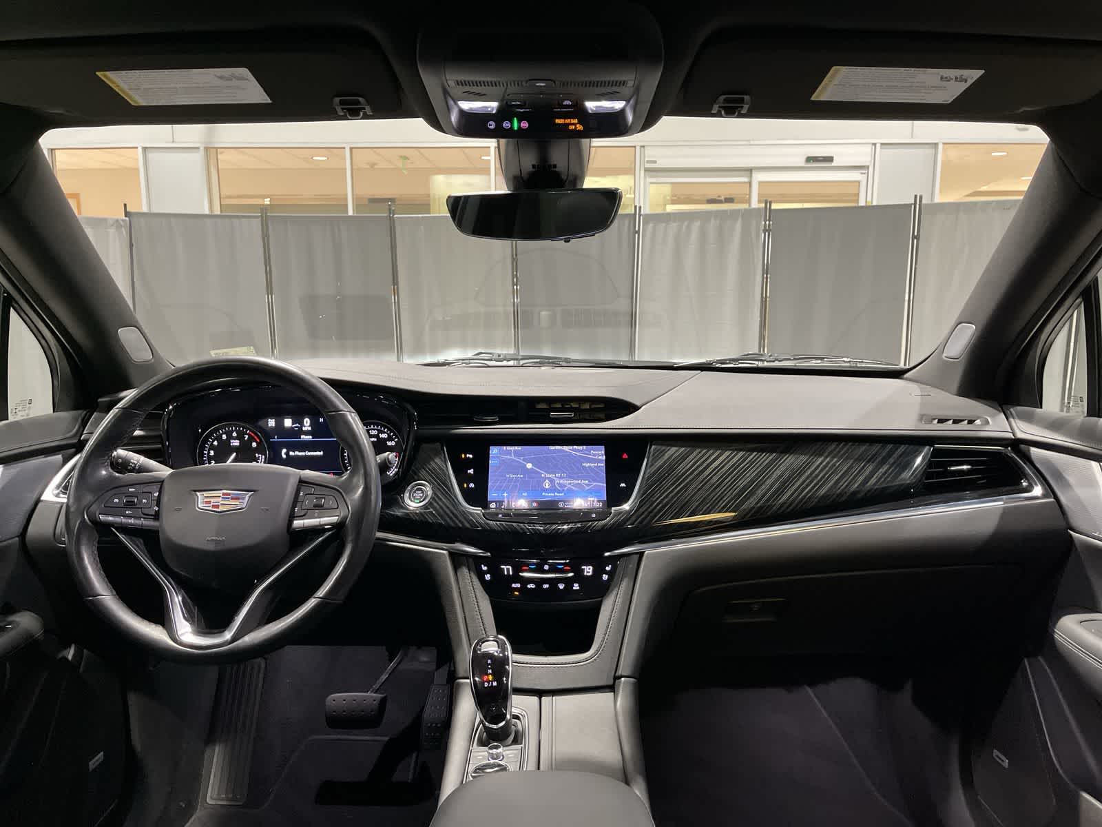 Thumbnail: 2022 Cadillac XT6 - 22